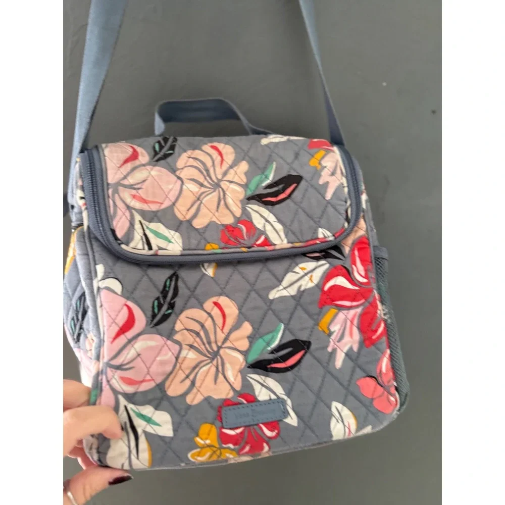 Vera Bradley Quilted Tropical Floral Insulated Lunch Bag Gray Crossbody Strap